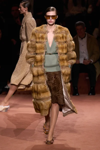 Look 46
